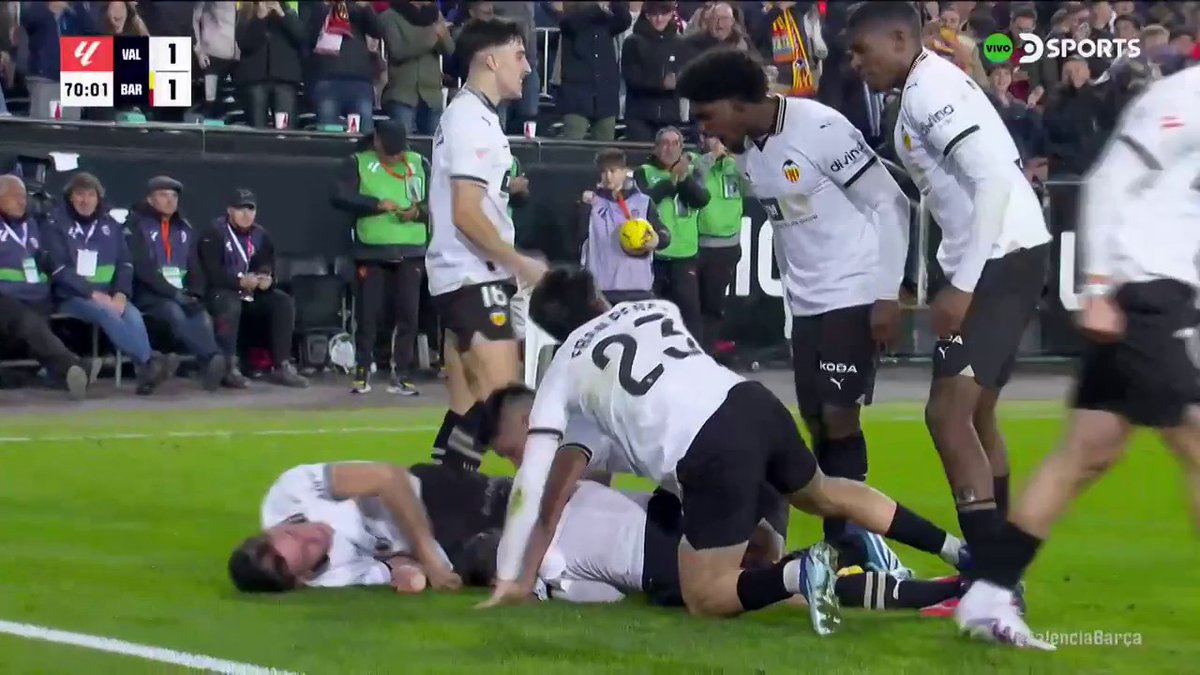 🔥 ¡Otro de los golazos del fin de semana! Guillamón le empató al Barcelona con esta gran jugada y definición: