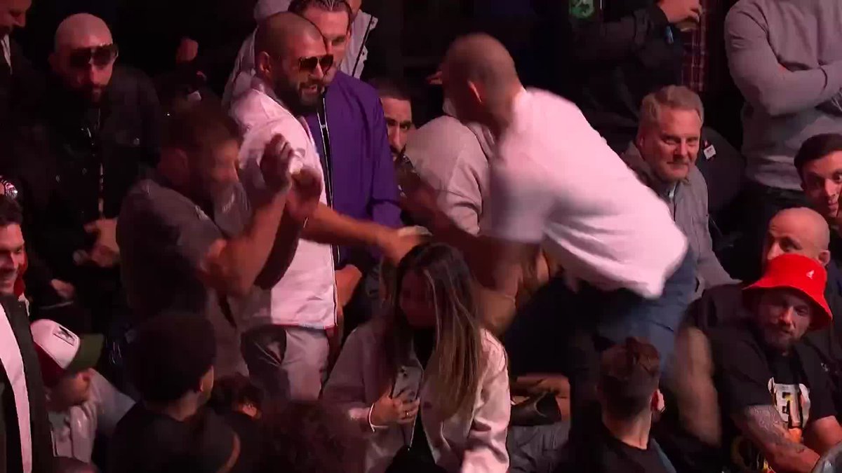 The full incident between Sean Strickland and Dricus Du Plessis at #UFC296 tonight. Bring on #UFC297 in January!