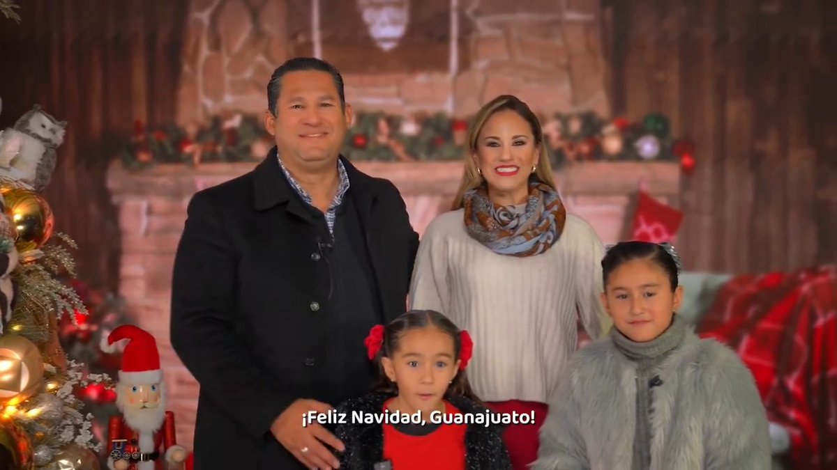 🌲Que en esta época el espíritu de la Navidad nos una como la gran familia que somos. ¡Feliz Navidad!🪅🎊🎉🎁 Adriana Ramírez