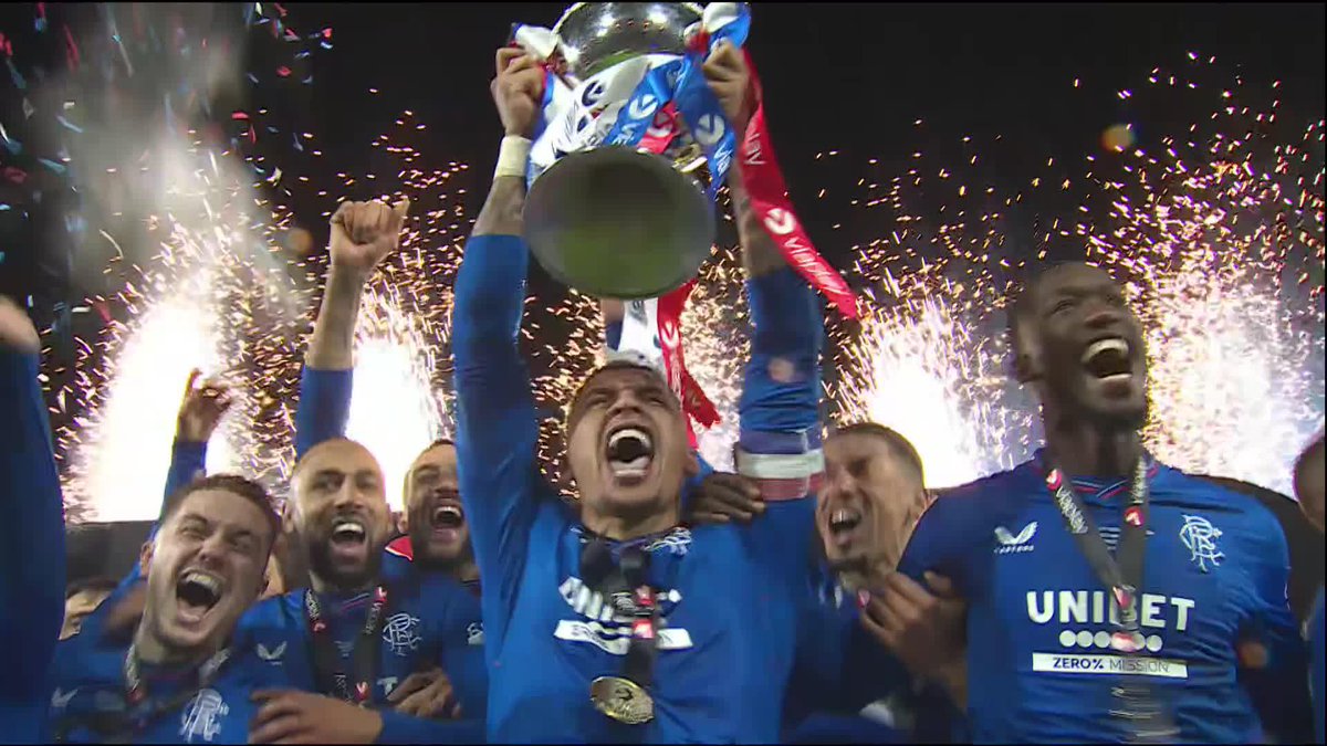 Rangers have their hands on the #VIaplayCup! 🔵🏆 The celebrations are underway at Hampden 🎉