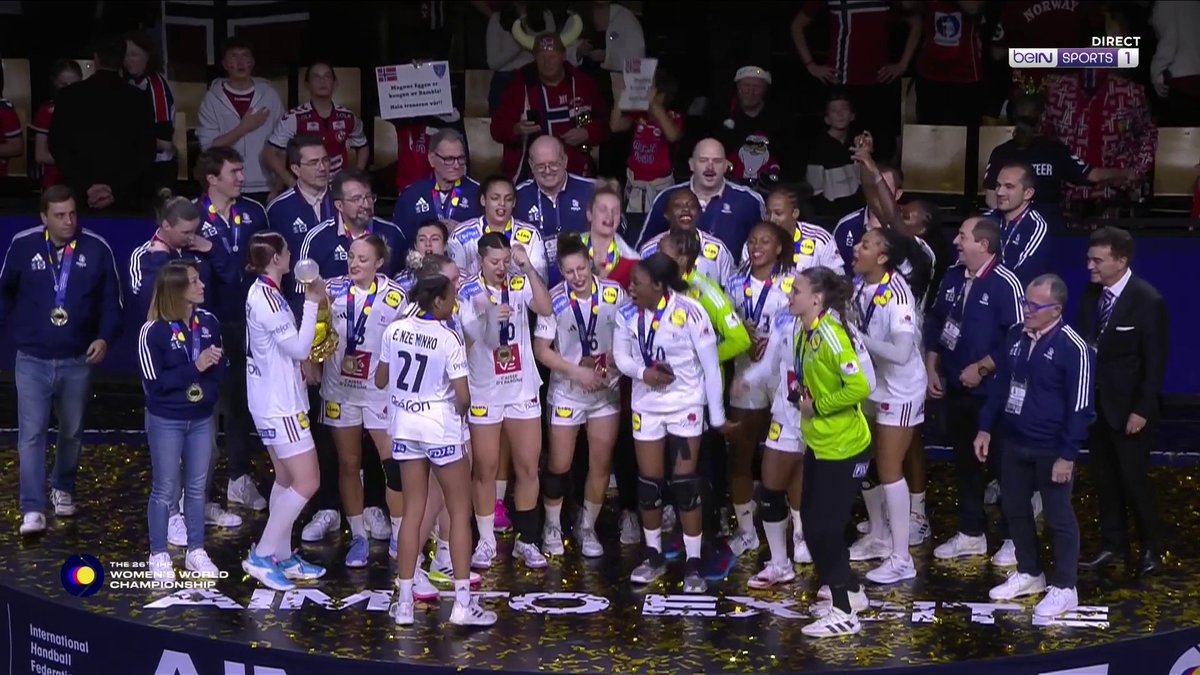 [📺LIVE] 🏆🤾‍♀️ Mondial Handball 🇫🇷 La Marseillaise pour fêter le titre ! #HandAction #FRANOR