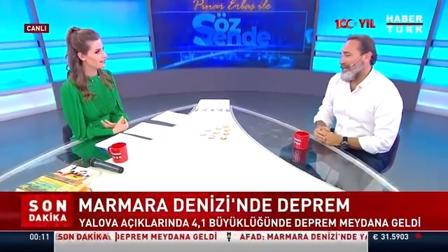 Tek kişilik "HEDx Bir Haşarı Hikayesi" nasıl bir oyun, konusu ne? Tiyatrocu Yosi Mizrahi #SözSende'de Pınar Erbaş'a anlattı.
