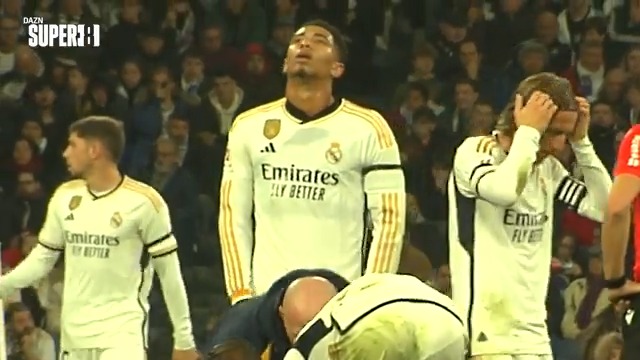El beso de Bellingham. El abrazo de Rüdiger. Los gestos de lamento de Modric y Rodrygo. Somos una familia. Si le duele a uno, les duele a todos.