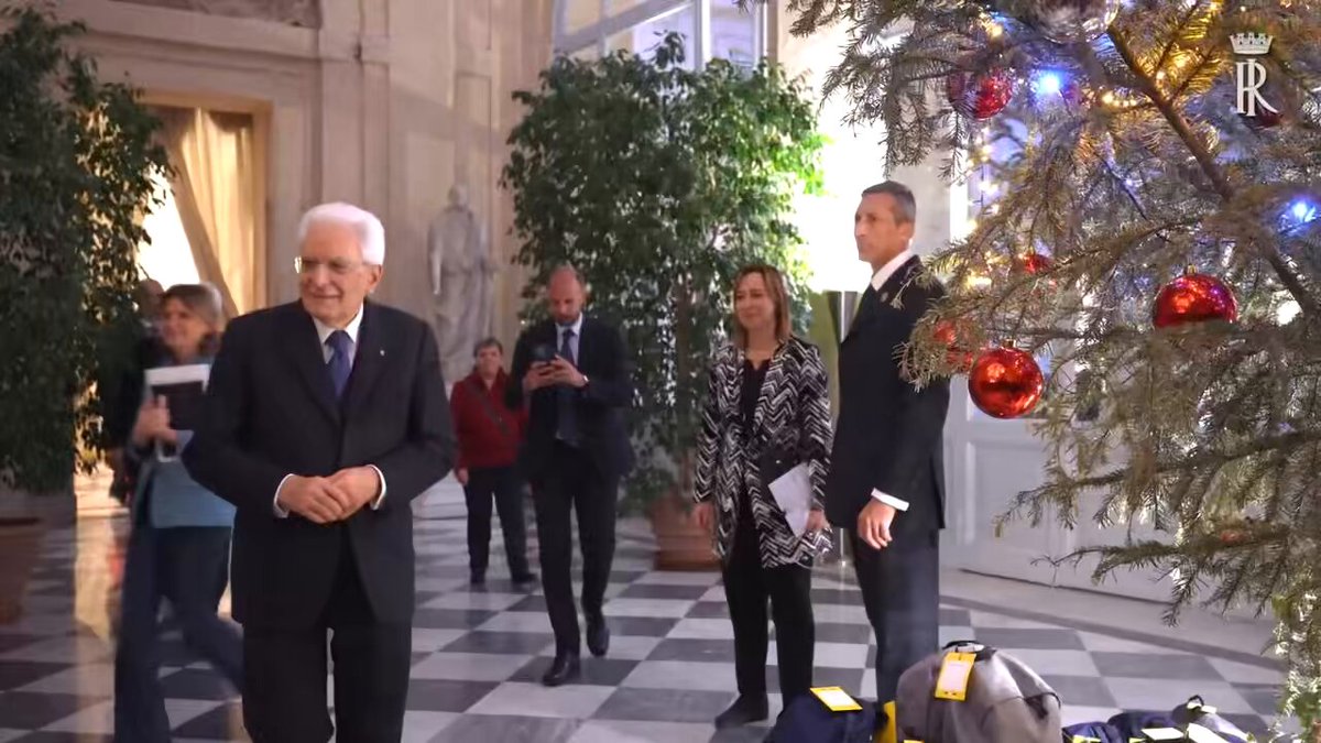 Il Presidente #Mattarella incontra i bambini delle case famiglia per gli auguri di #Natale al #Quirinale