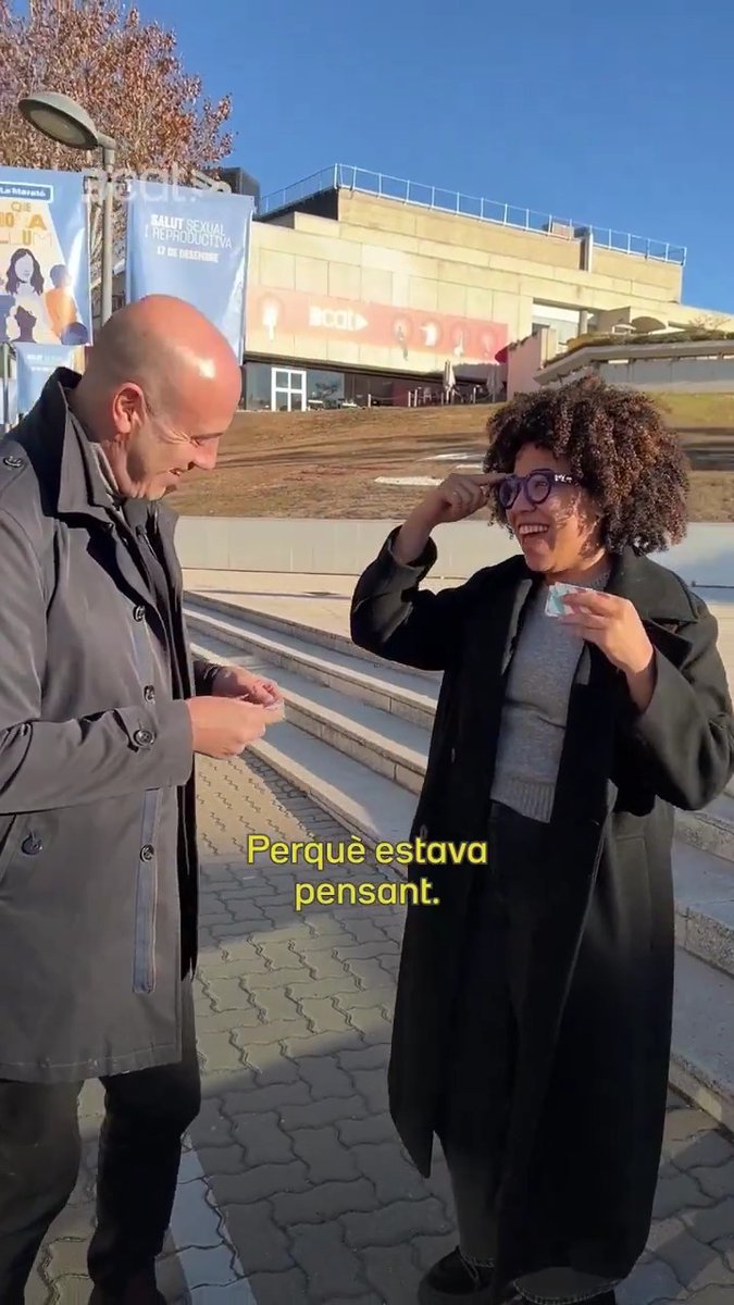 Juguem a encertar les paraules candidates al #Neologisme2023 amb en Tomàs Molina i la Maria Bouabdellah! 👅 Recorda que pots votar les teves preferides fins dimecres!