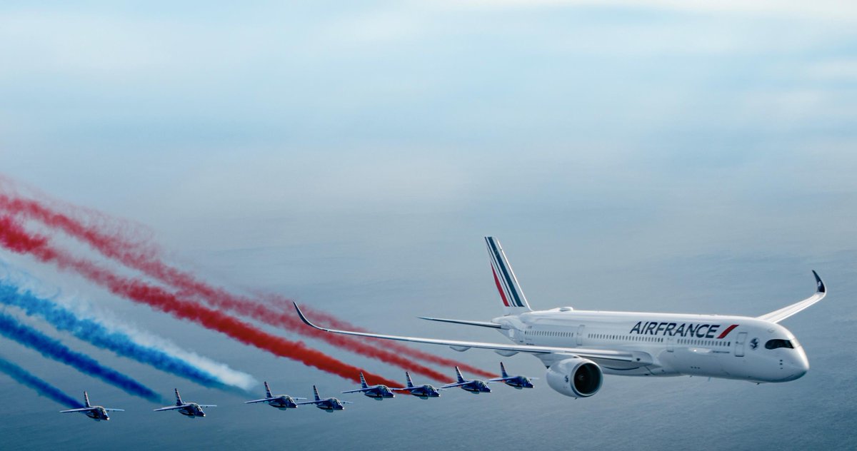 #ATHOSA350: an aerial ballet to celebrate 90 years of #AirFrance &amp; 70 years of the Patrouille de France. Discover the exceptional images of a meticulously choreographed show, performed during the ferry flight of our 22nd Airbus A350. The result of a thorough preparation.