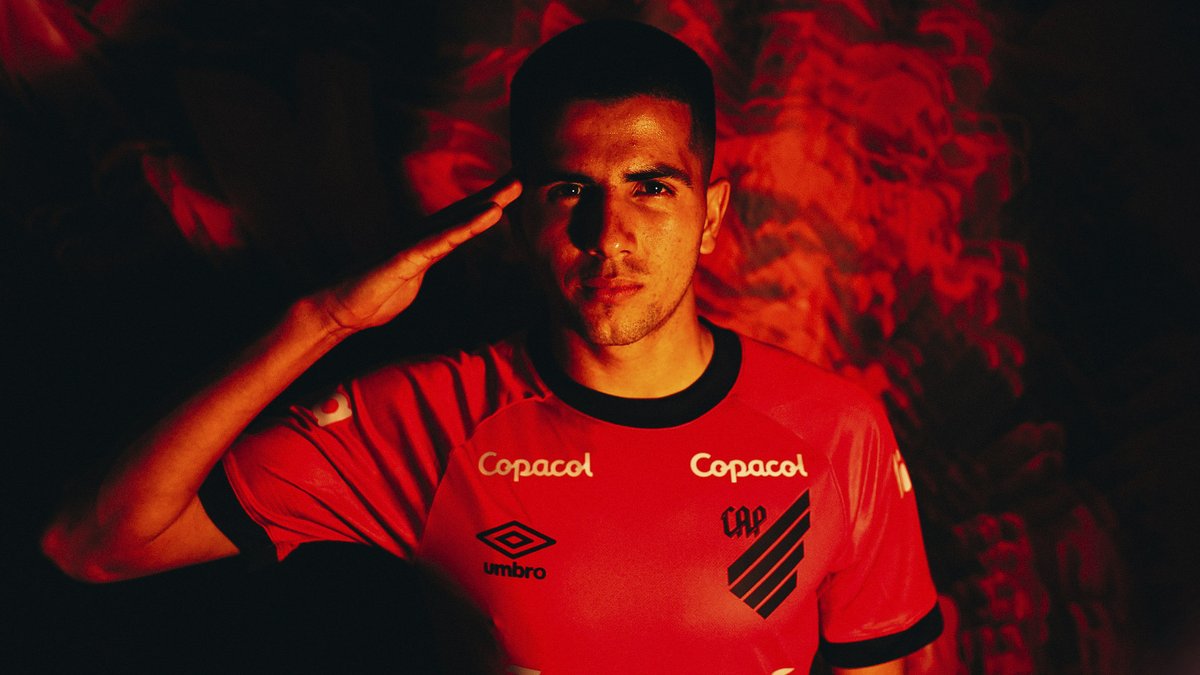 🫡 Sargento no Furacão! Bem-vindo, Mateo Gamarra! 🌪️ O zagueiro de 23 anos estava no Olimpia e assinou contrato válido por quatro anos. #Athletico
