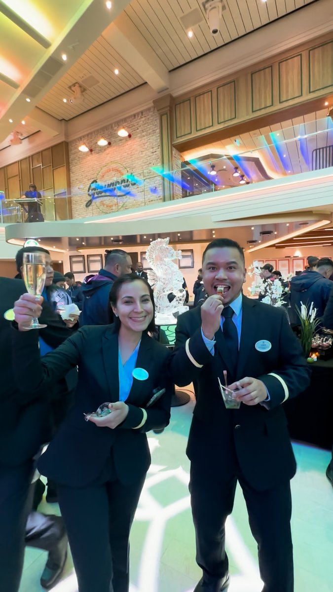 She’s crew-ed up. 🤝 Say hello to the #IconoftheSeas start-up crew in the comments! 🔗