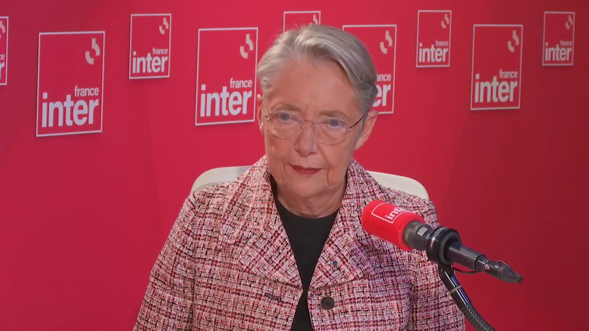 "J'ai le sentiment du devoir accompli." La première ministre Élisabeth BORNE affirme que la loi immigration a été adoptée "sans les voix du Rassemblement national" hier à l'Assemblée. #le710inter