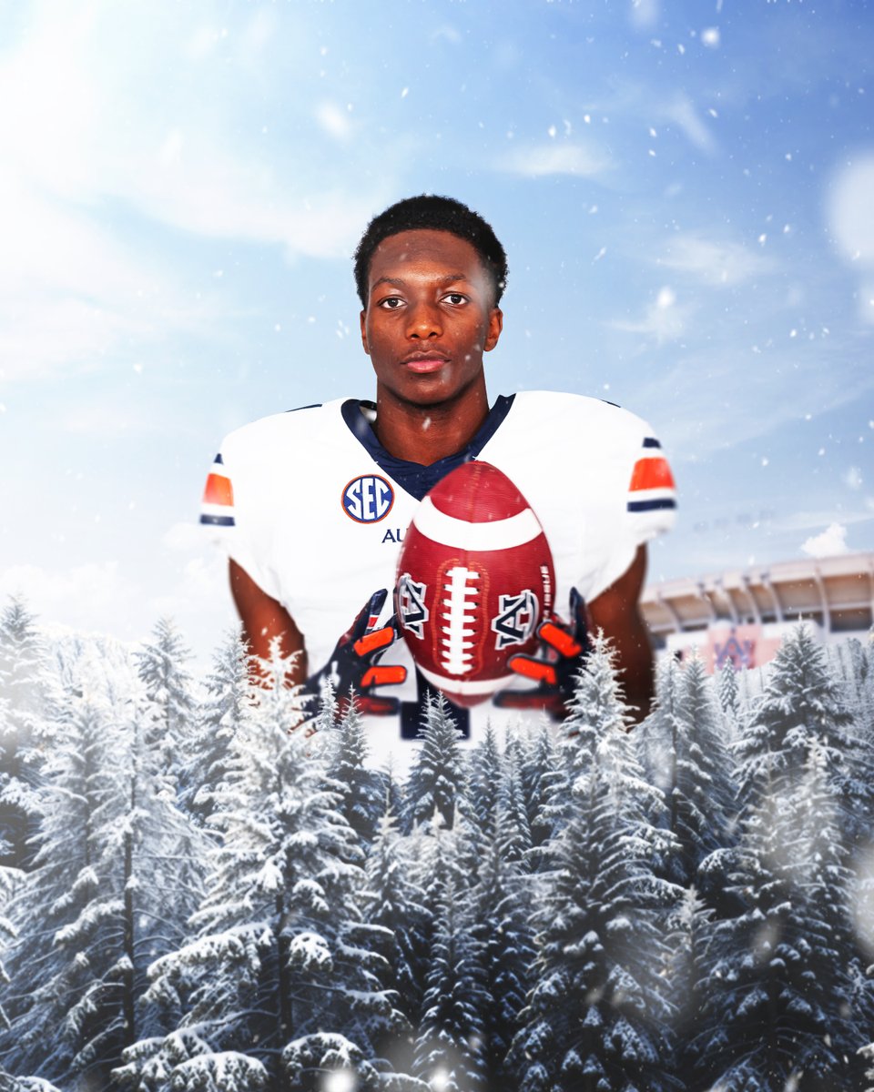 That wideout room 👀📈 𝐒𝐈𝐆𝐍𝐄𝐃 → Robert Lewis 🏠 Covington, Georgia 🏈 Wide Receiver