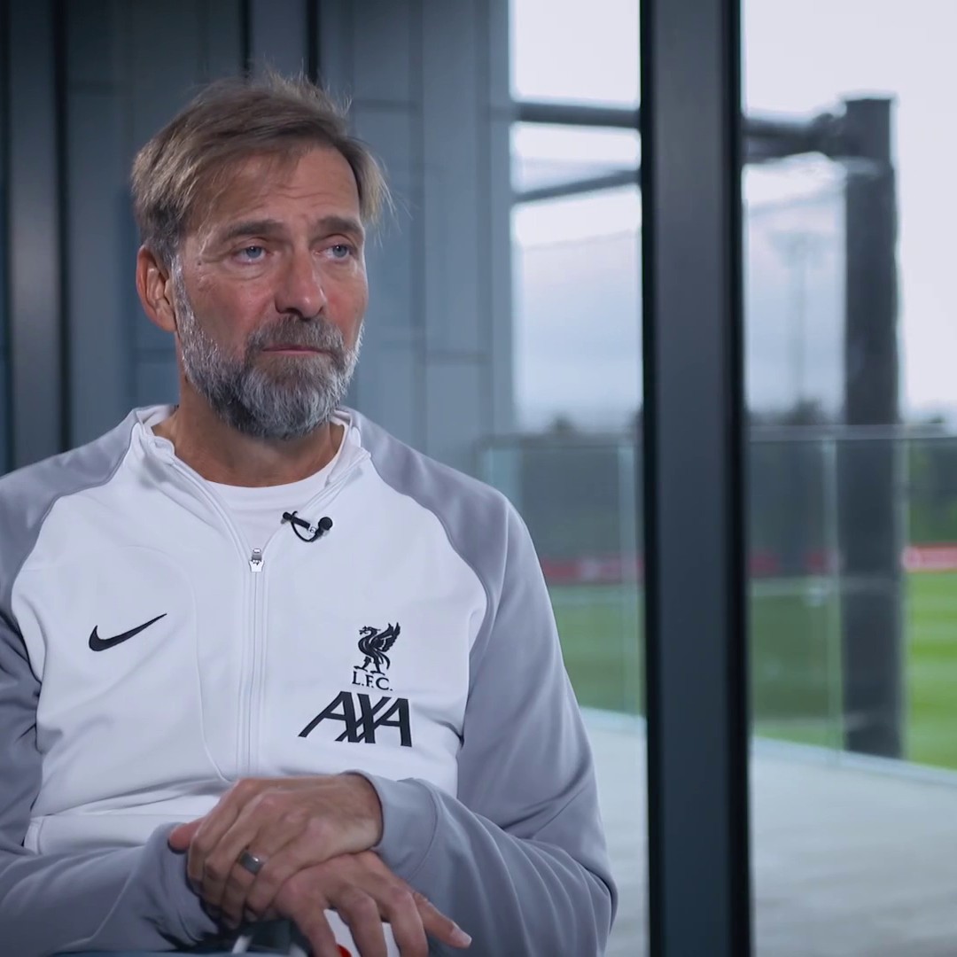 "The 11 players who start love me, the seven on the bench maybe like me, the others hate me for this weekend." Jurgen Klopp discusses his relationship with his players and why respect is so important to him in building successful squads 🧠🔻