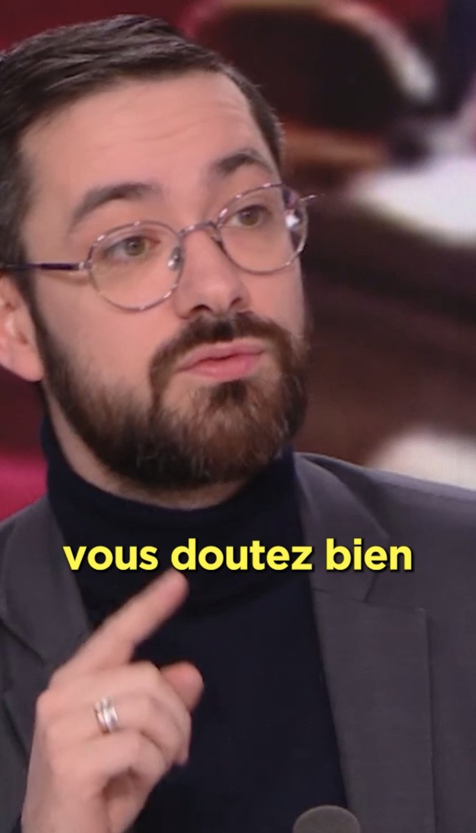 🤢 Un macroniste cynique devient tout vert en direct Je le confronte à un fait simple : les macronistes ont voté une loi immigration raciste, ignoble, digne de Jean-Marie Le Pen. Il nie piteusement. Pas de chance… l’élue RN en plateau confirme absolument tout ce que je dis !
