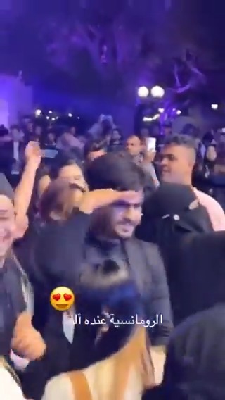 شاهد هذا الهندي كيف يرقــص مع البنات السعوديات في موسم الريـاض هذه هي قيمة البنت السعودية في عهد ابن سلمان #خروج_كريستيانو_من_النصر_مطلب #راقت_لي