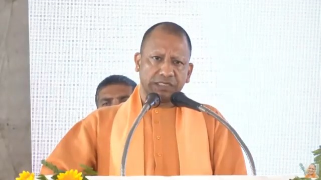 जन-जन के जीवन में खुशहाली लाने के लिए 'विकसित भारत संकल्प यात्रा' पूरे देश के अंदर निकल रही है...