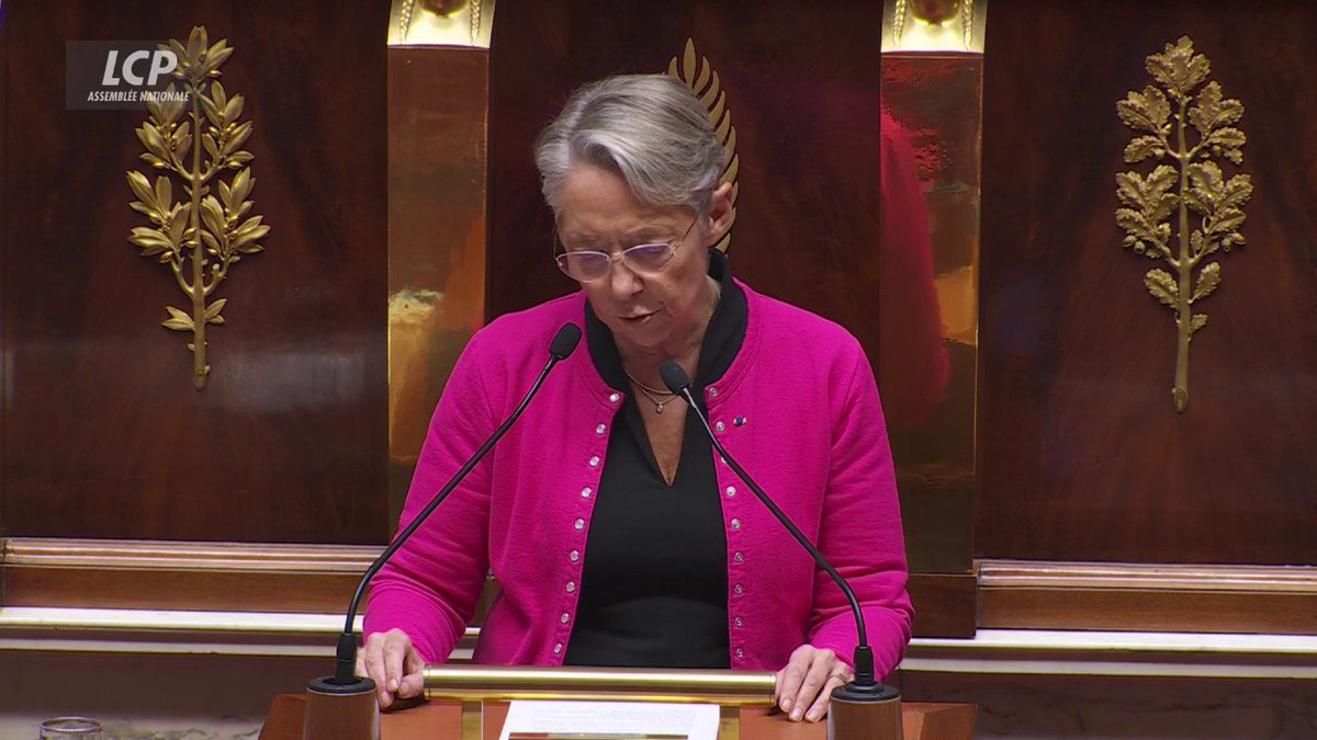 .Élisabeth BORNE dénonce le "recours frénétique aux motions de censure" et "les députés censeurs" qui "ont réussi à [en] dénaturer le principe". #PLF2024 #DirectAN