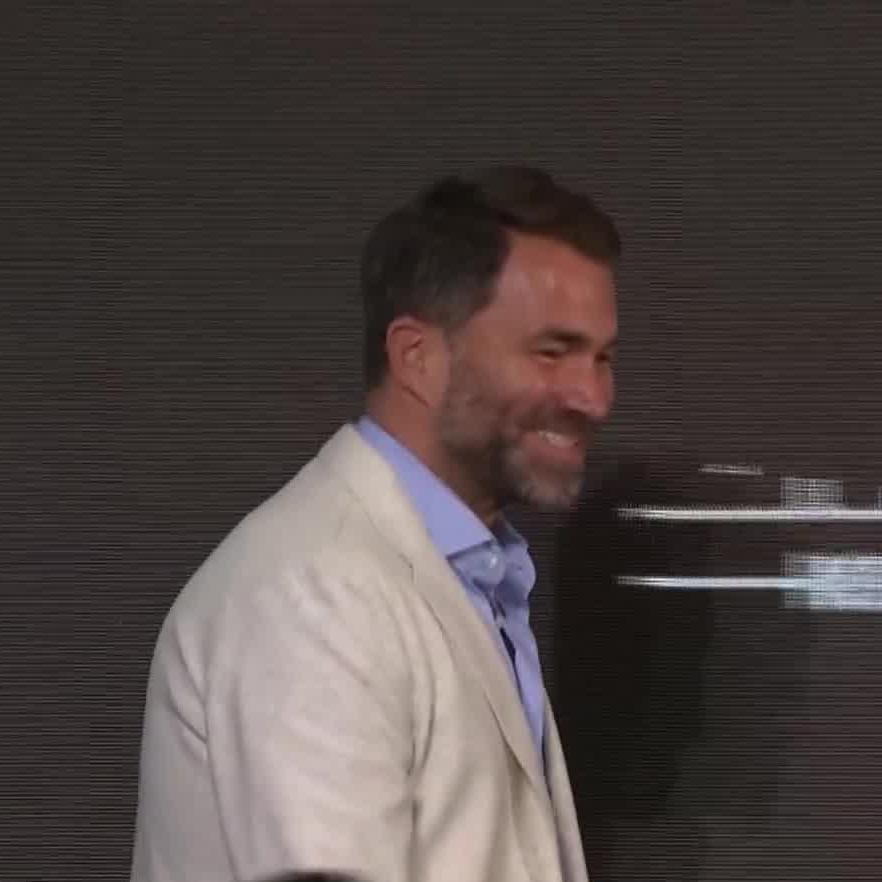 Very apt entrance music for Eddie Hearn 🤣 🎬 DAZN Boxing #DayOfReckoning | #EddieHearn | #RiyadhSeason