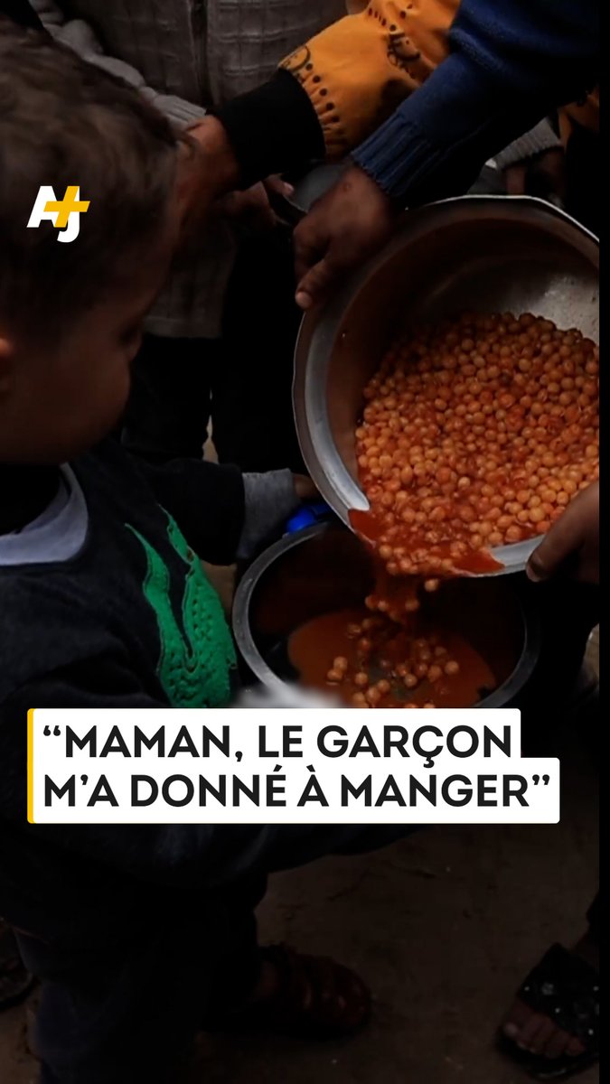 À Gaza, ce garçon ne sait pas quoi faire car la distribution de nourriture est terminée. Il a heureusement pu compter sur la solidarité d’autres enfants :