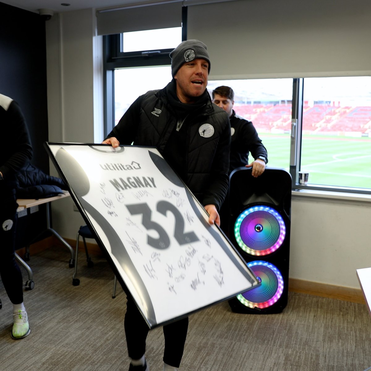 "He represents everything about Gateshead" 🤍🖤 A moment of appreciation for Carl Magnay 🙌 #WorClub ⚪️⚫️