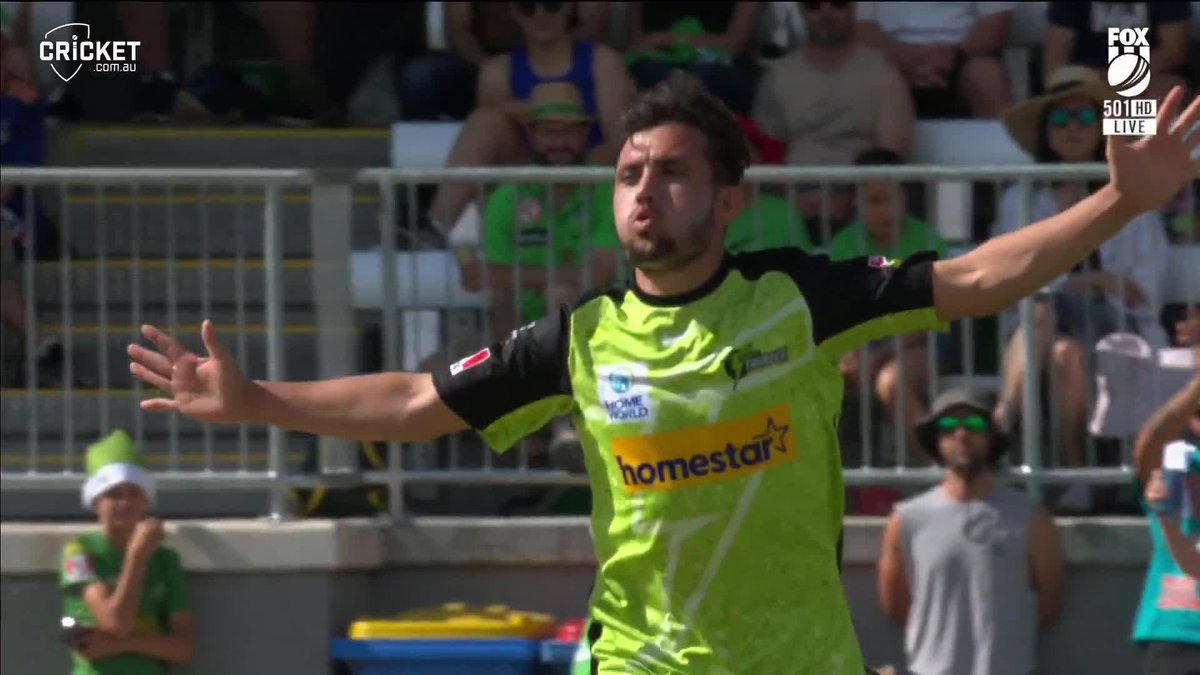 This guy just keeps bowling unbelievably good yorkers! How good is Zaman Khan 👏 #BBL13