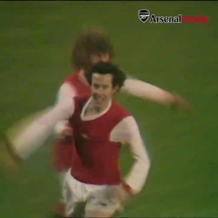 On this day in 1978: Liam Brady scored THAT iconic goal in Arsenal’s 5-0 thumping of rivals Tottenham, with commentary by the late John Motson. 🎙 “Look at that! Oh, look at that!” #afc