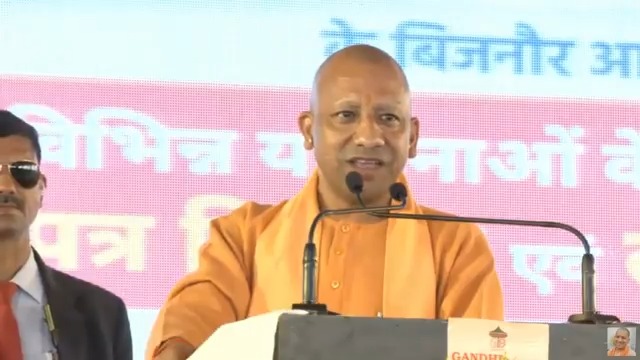 आज हम नंबर 02 की अर्थव्यवस्था बन गए हैं। जिस स्पीड से हम आगे बढ़ रहे हैं, अगले 03 से 04 वर्षों में उत्तर प्रदेश नंबर 01 की अर्थव्यवस्था हो जाएगा...