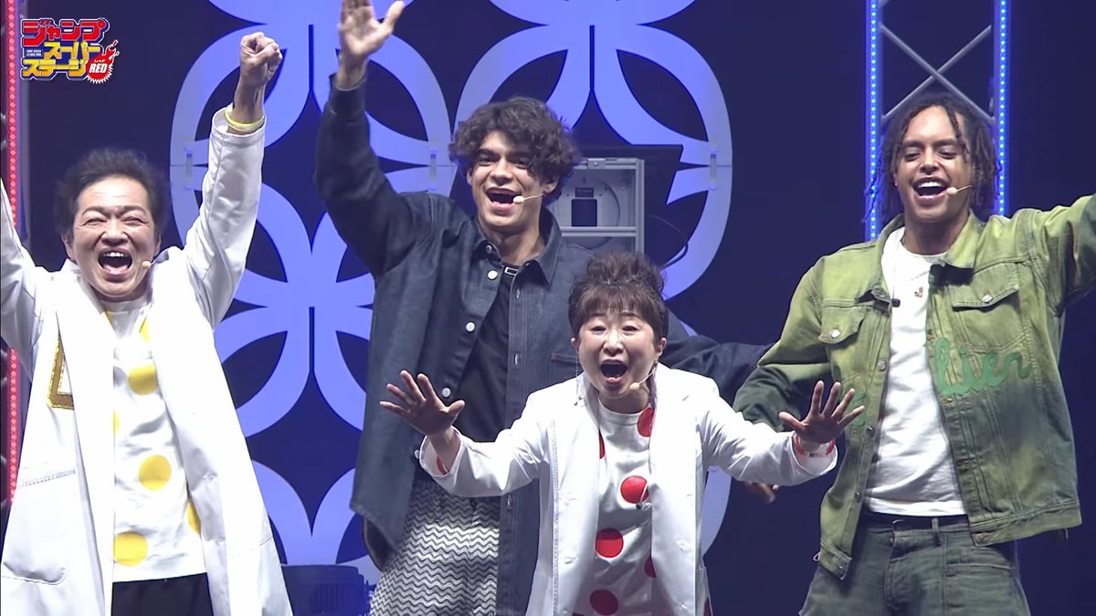 Iñaki (Luffy) and Jacob (Usopp) singing 'Family' along with the Voice Actors — Jump Festa 2024