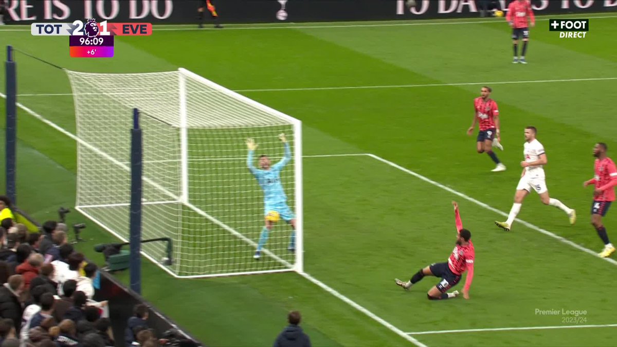 Le sauvetage absolument MI-RA-CU-LEUX de Guglielmo Vicario pour sauver Tottenham à la 90+6’. 🤯 🎥 CANAL+ Foot