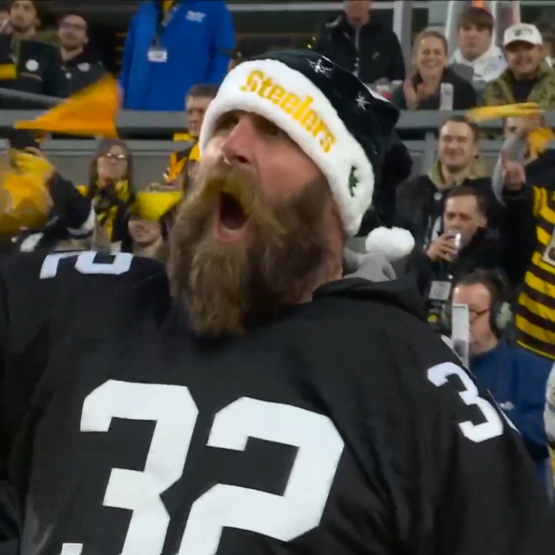 Brett Keisel has the Pittsburgh Steelers crowd FIRED UP! 📺: NBC &amp; Peacock
