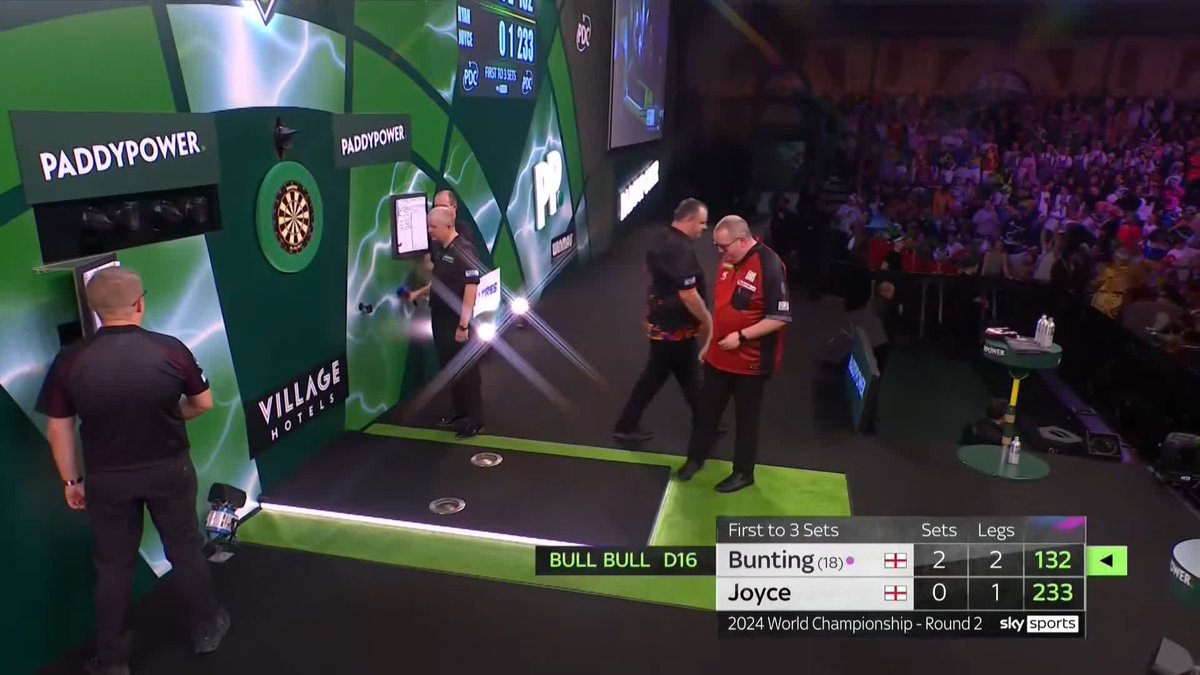 STUNNING FROM BUNTING! Stephen Bunting averages 107.28 in a 3-0 rout of Ryan Joyce! What a performance! 📺 #WCDarts | R2