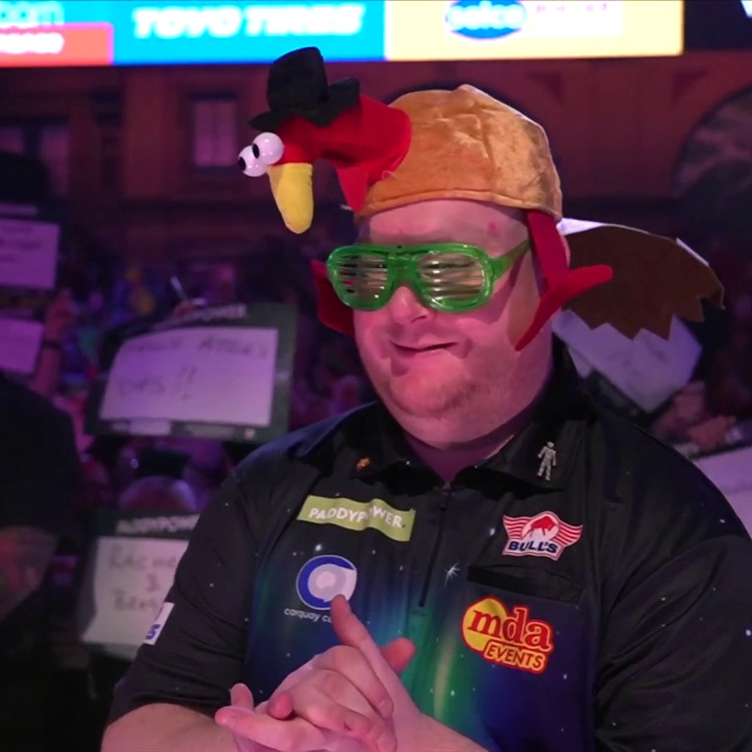 'Rapid' Ricky Evans is spreading the Christmas cheer (both with his outfit and dance moves!) 🎄🦃
