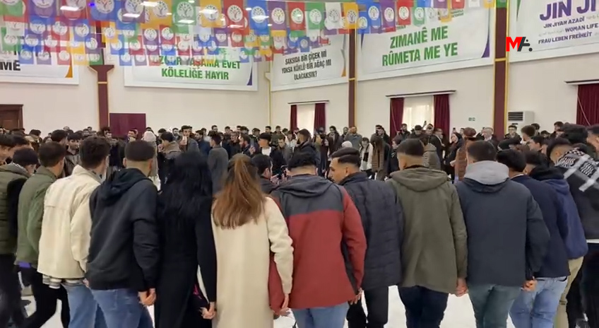 DEM Parti Gençlik Meclisi'nin 1'inci Olağan Kongresi Amed’te başladı.