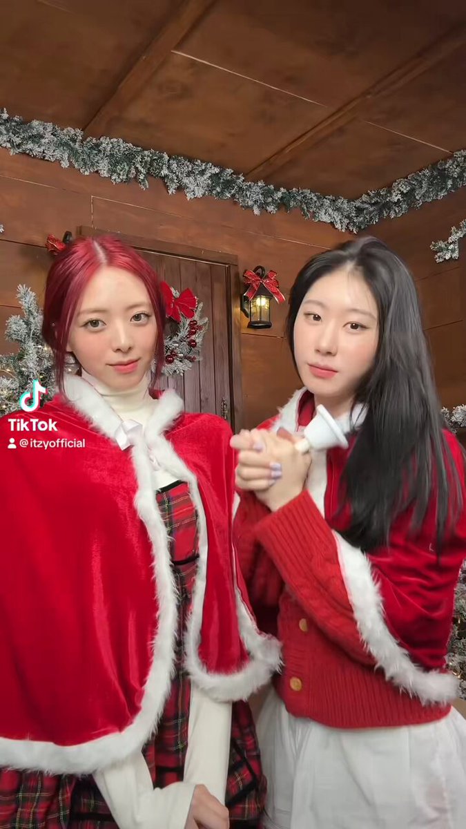 흰 눈이 꽃잎처럼 내려와 ITZY MIDZY 축복해 💞 #ITZY #MIDZY ITZY #ITZYComeback #ITZY_BORNTOBE #ITZY_UNTOUCHABLE #HappyHolidays