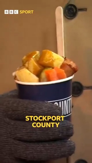 🎄 Best festive footy scran in the EFL? Stockport County 👏 #BBCFootball