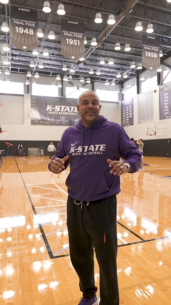 A little holiday treat from our family to yours 🫶 #KStateMBB