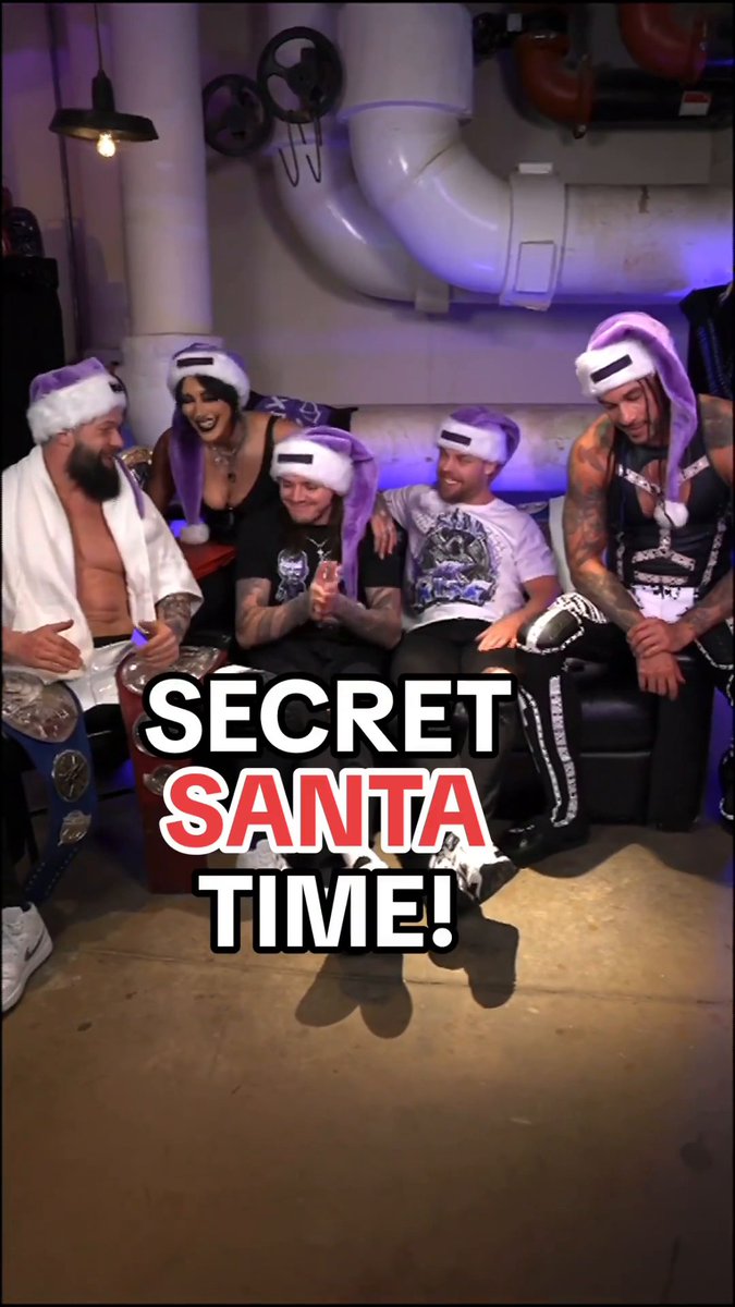 🎅 🎅 🎅 It's Secret Santa time for The Judgment Day! Who gave the best present? 🤔