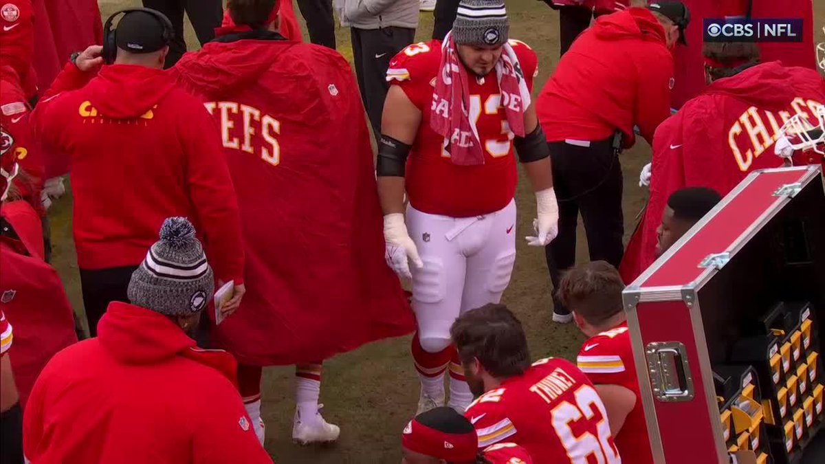 Mahomes is giving his line the BUSINESS