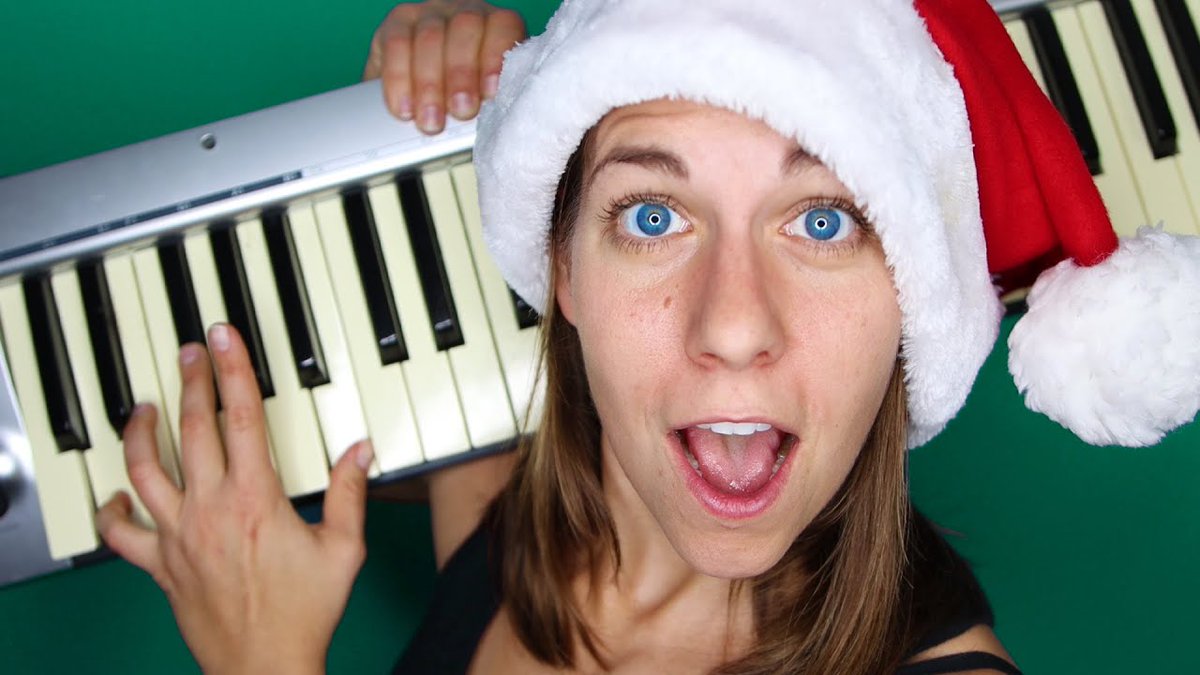 17 CHRISTMAS SONGS 🎄 in 2 MINUTES! 🎹