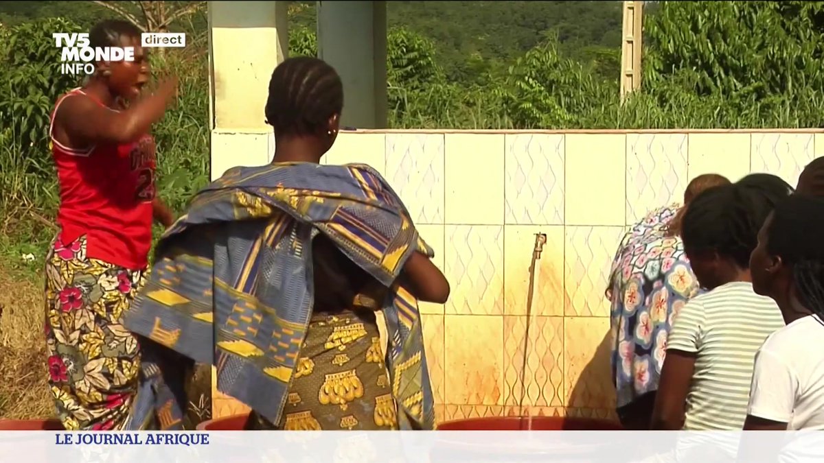 En Côte d'Ivoire, le village de Dibykro fonctionne 100% grâce à l'énergie solaire. La mini-centrale mise en route début de 2023 compte 300 panneaux photovoltaïques et améliore le quotidien de la population.