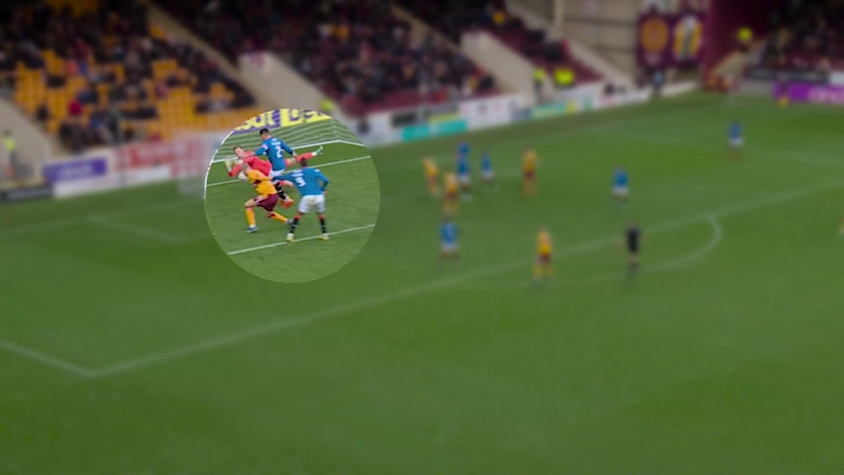 🗣️ "How lucky can you get?" Former Premier League referee Dermot Gallagher's take on Motherwell's claim for a penalty against Rangers ⬇️