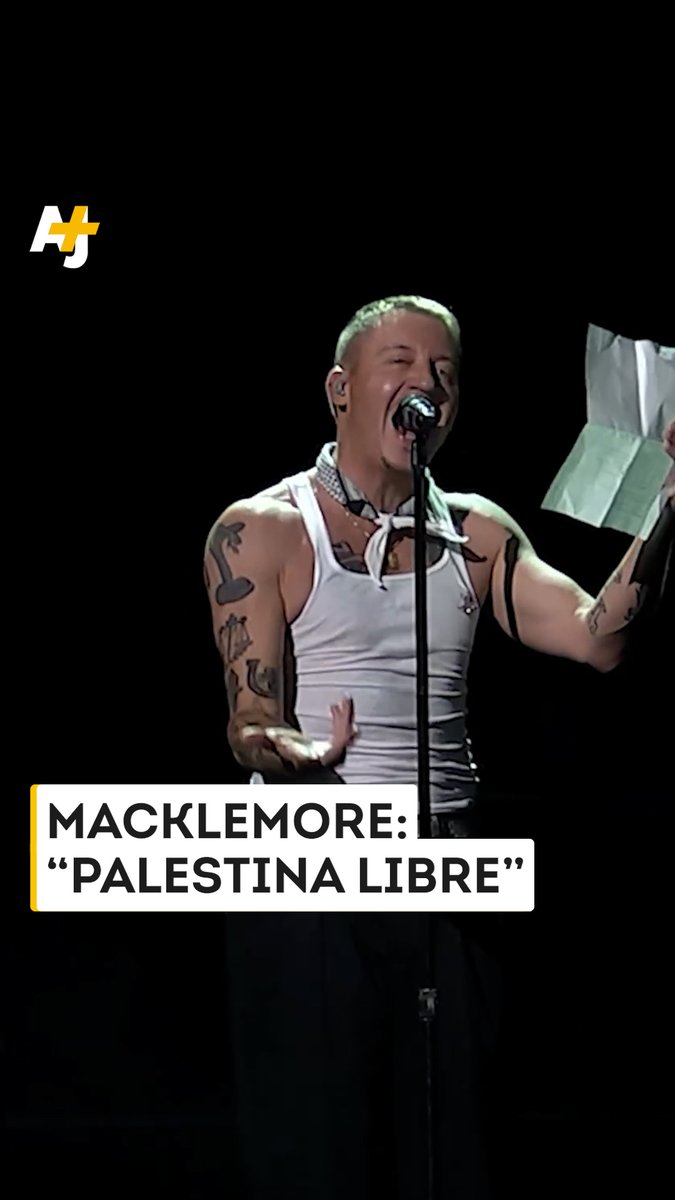 El rapero estadounidense Macklemore hace un llamado por Palestina durante su concierto en Seattle.