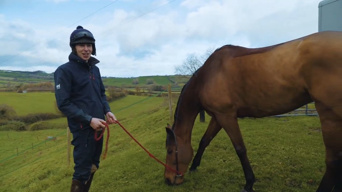 𝑪𝒐𝒓𝒏𝒆𝒍𝒊𝒖𝒔 𝒂𝒕 𝑪𝒉𝒓𝒊𝒔 𝑩𝒂𝒓𝒃𝒆𝒓'𝒔 📽️ "I can't show too many people my secrets of how fit he is!" We visited Chris Barber Racing with Cornelius Lysaght for an update on FAMOUS CLERMONT ahead of his return Larkhill Racing on New Year's Eve.