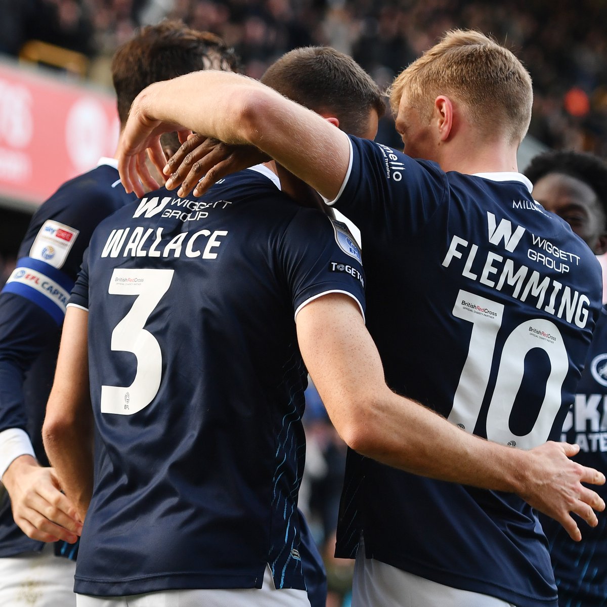 💪 A massive moment from Murray Wallace! #Millwall