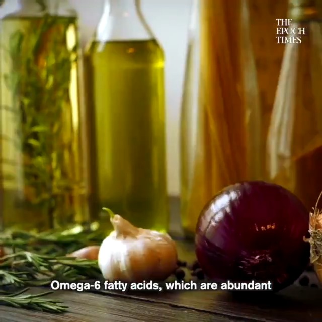 At the same time that chronic health conditions have dramatically increased among Americans, the use of vegetable seed oils has also increased. In fact, it’s gotten to the point now that seed oils have become ubiquitous in our diet.