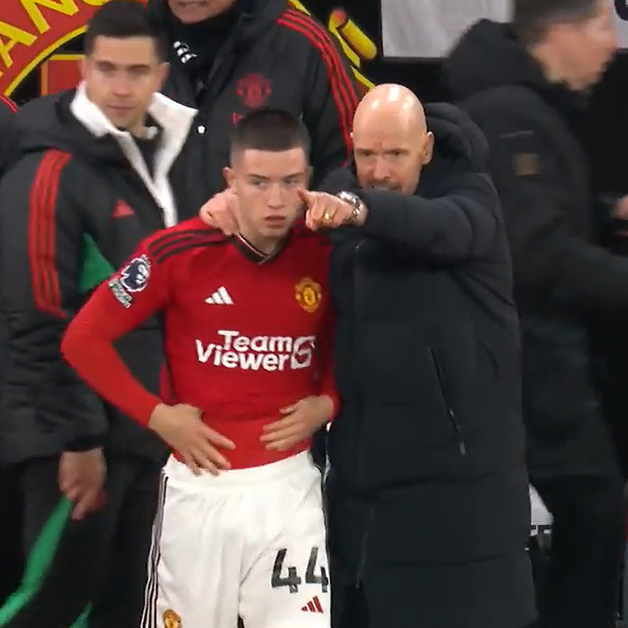 A Christmas gift that was earned, not given ๐โค๏ธ We're proud of Dan Gore's #PL debut in our Boxing Day victory โฌ๏ธ #MUFC || #MUAcademy