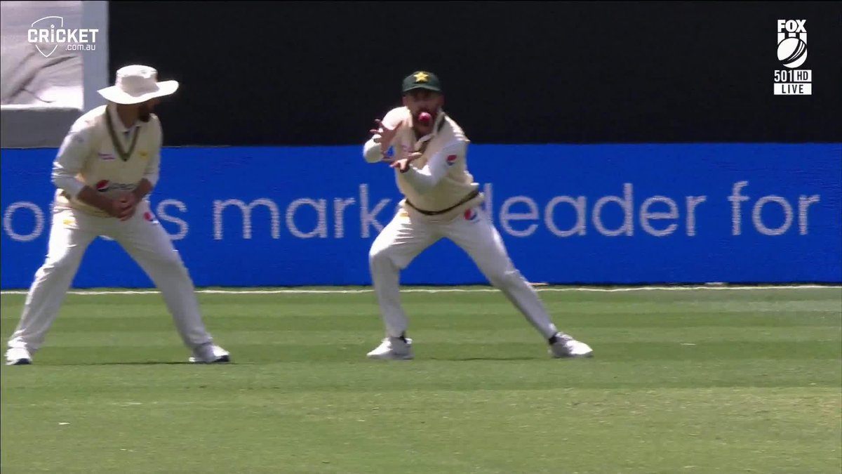 "It's like a crocodile jaw trying to catch a ball." Abdullah Shafique hands Mitch Marsh a life on 20 #AUSvPAK
