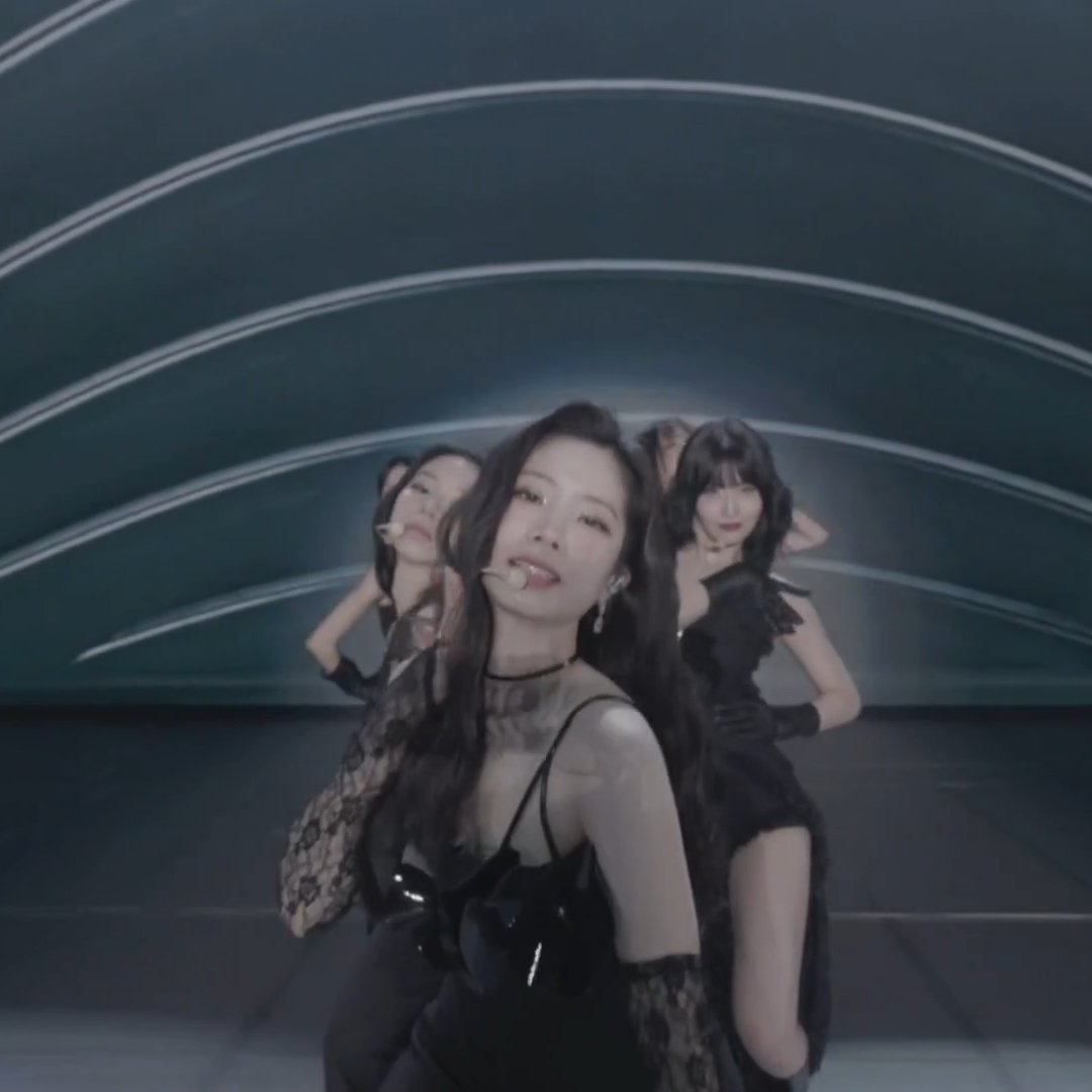 TWICE LOOK SO GOOD IN THEIR BLACK FITS OMG