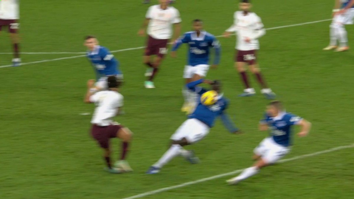 "I think it's a modern day penalty." ✅ Dermot Gallagher shares his views on Man City's awarded penalty against Amadou Onana.