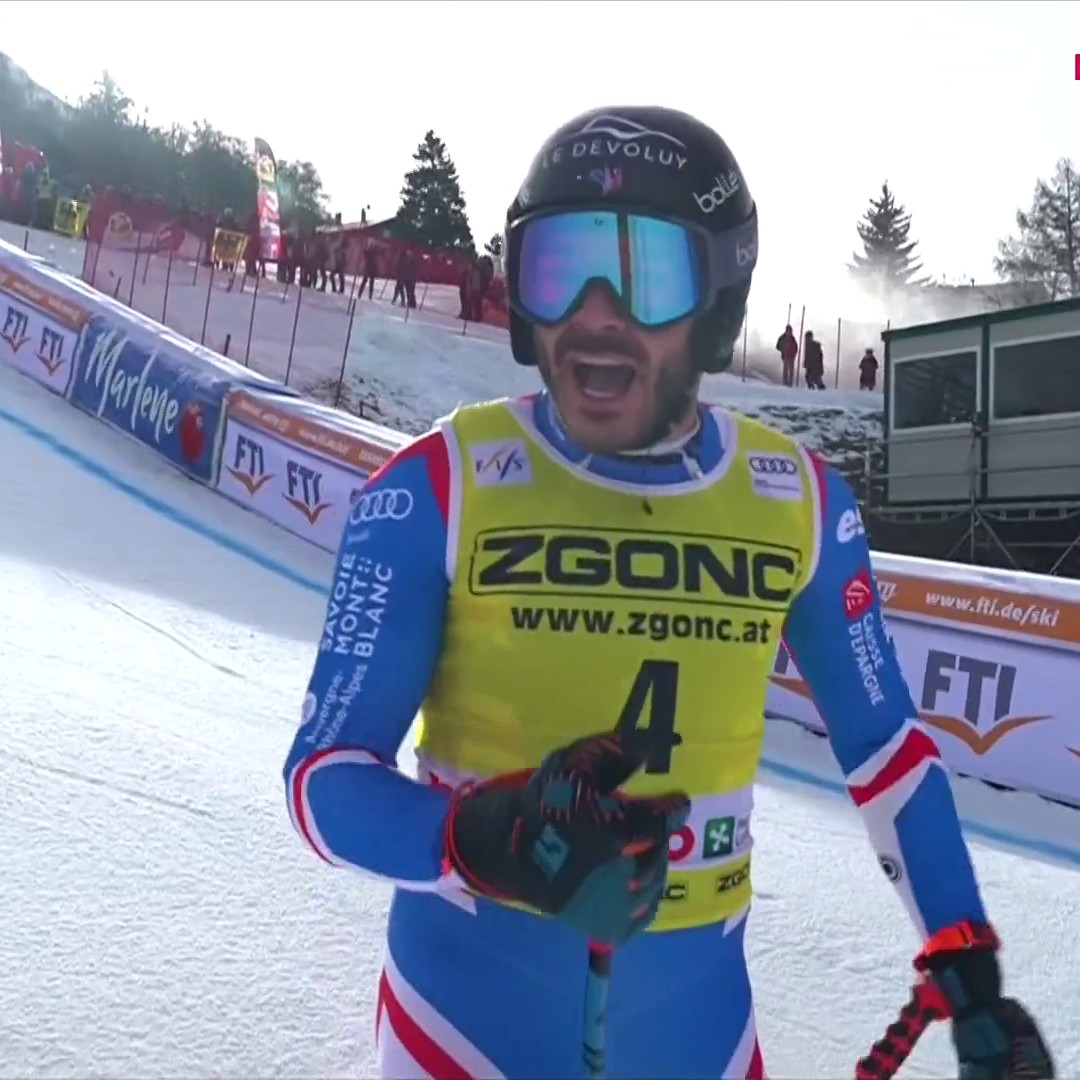 Oh cette manche de Cyprien Sarrazin ! 🤯 Le Français prend la tête à Bormio après une descente exceptionnelle ! Allez Cyprien ! #ChaletClub