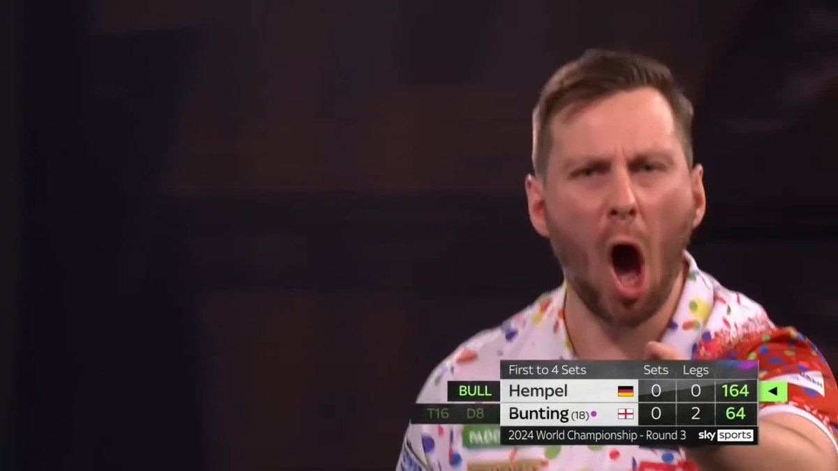 THIS IS OBSCENE! WHAT A START! After Bunting kicks off the tie with back-to-back 11-darters, Hempel crashes in a monstrous 164 checkout to keep the opening set alive! 📺 #WCDarts | R3