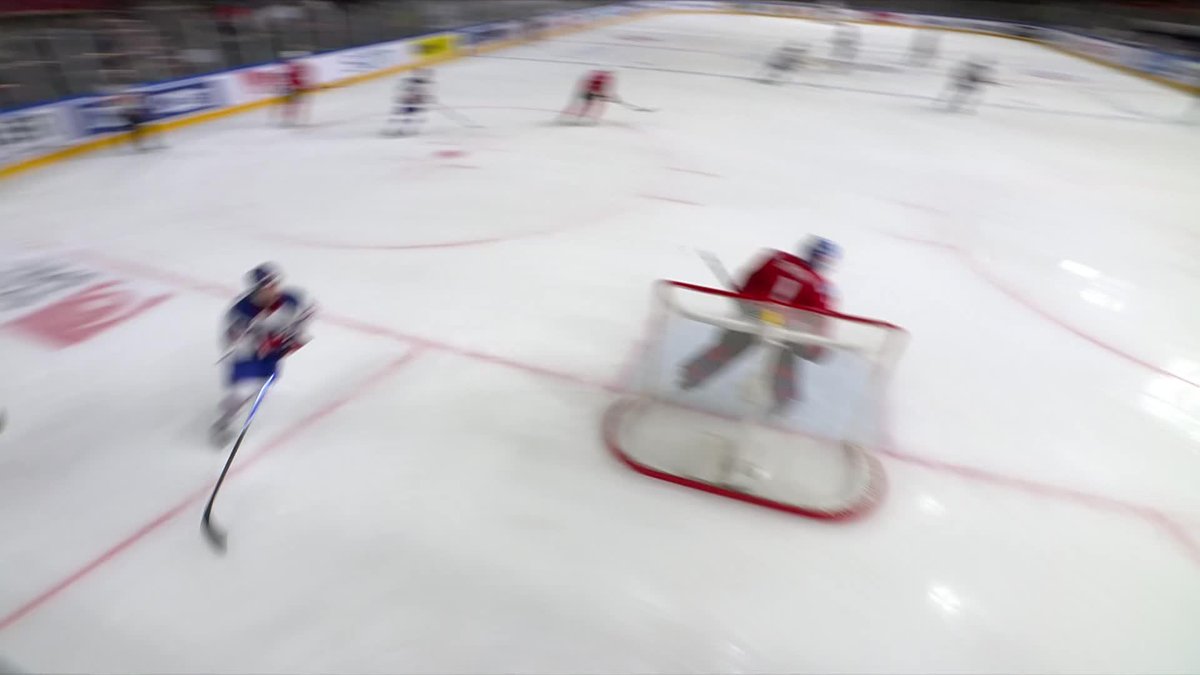 An early hat trick for USA Hockey Jimmy Snuggerud!😮🎩🧢 #WorldJuniors #SUIUSA